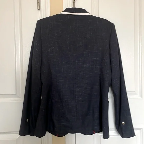 Tommy Hilfiger Navy Blazer with White Trim and Branded Buttons! Size 14 - Picture 8 of 17